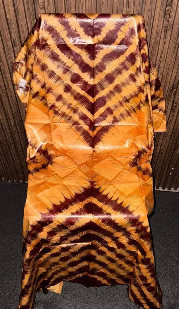 Bazin teinté jaune